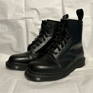 Doc Martens 1460 MONO SMOOTH LEATHER LACE UP BOOTS
